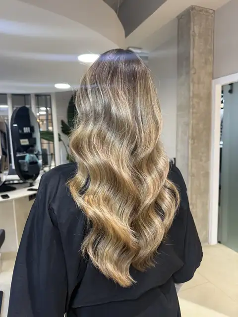 Balayage y rubios — trabajo de Pepa Romero