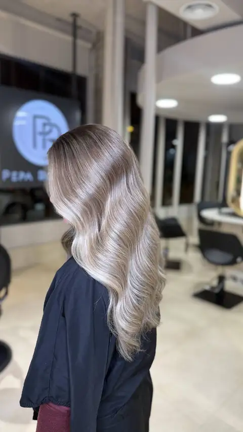 Balayage y rubios — trabajo de Pepa Romero