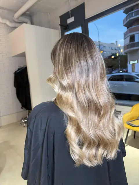 Balayage y rubios — trabajo de Pepa Romero